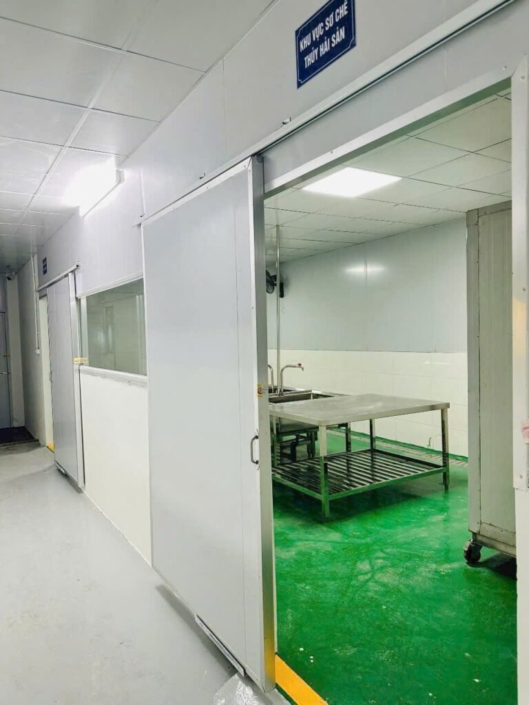 Kho lạnh bảo quản giò chả Hương Sơn